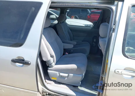 2002 Toyota Sienna Le z USA, uszkodzony, nr VIN 4T3ZF13C32U435420